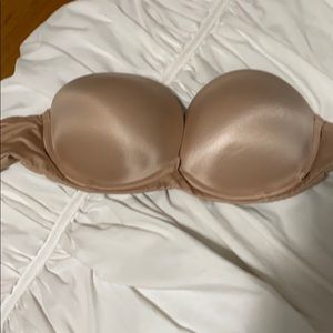 Victoria’s Secret strapless bra